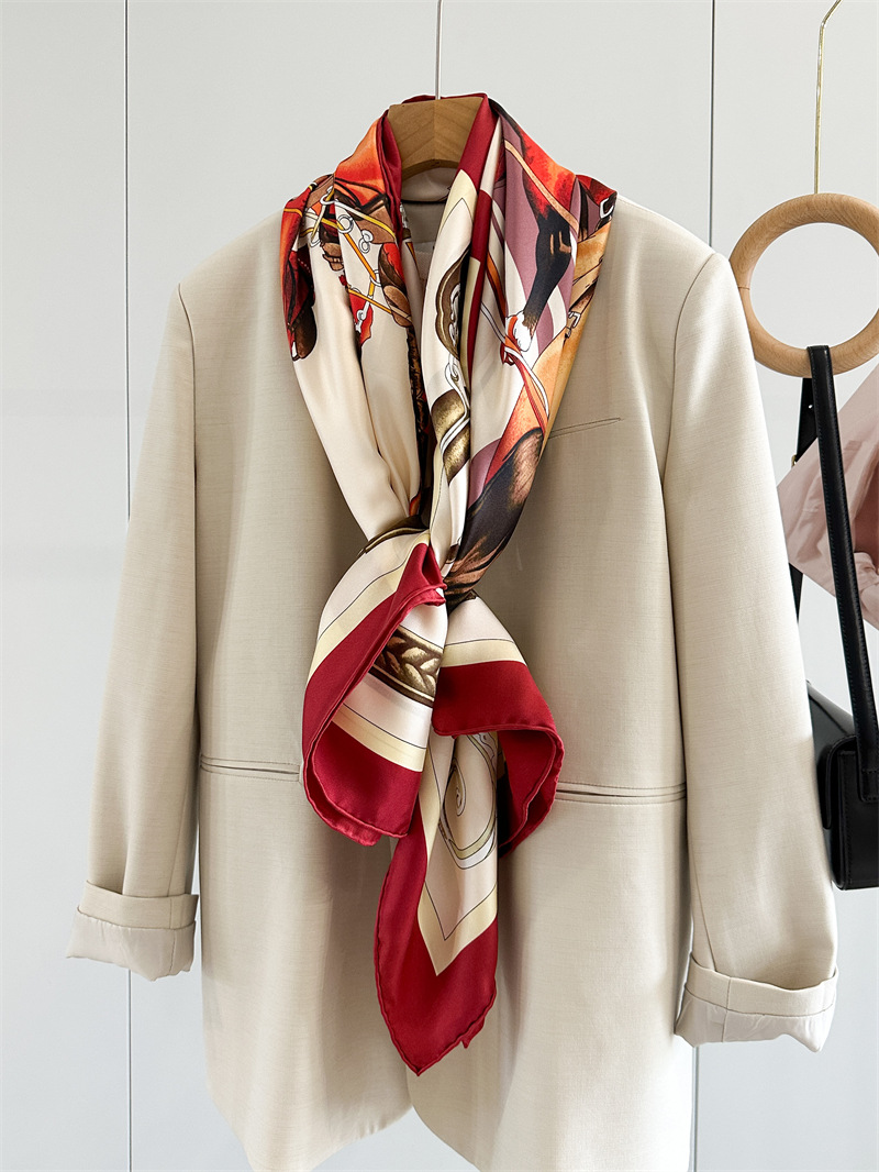 Horse Silk Scarf Luxury Design - Travel Accessories Designer 评论和价格